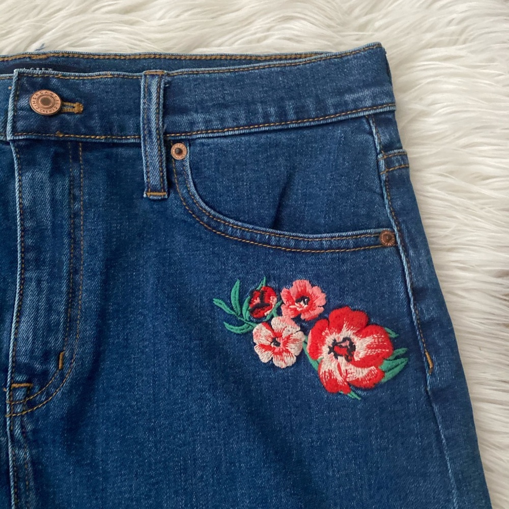 {J. Crew Mercantile} Floral Embroidered Denim Skirt - Women's 6 - Picture 4 of 9
